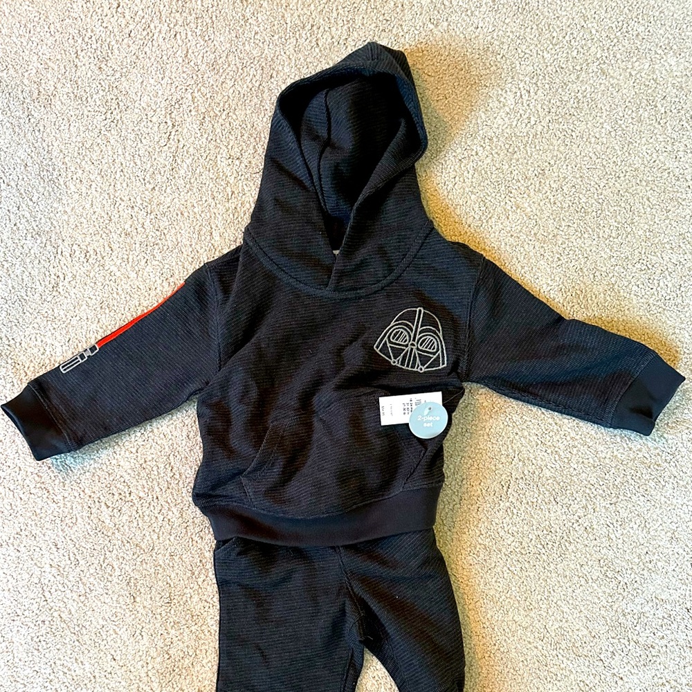 NWT Star Wars toddler sweat suit 18-24 mo